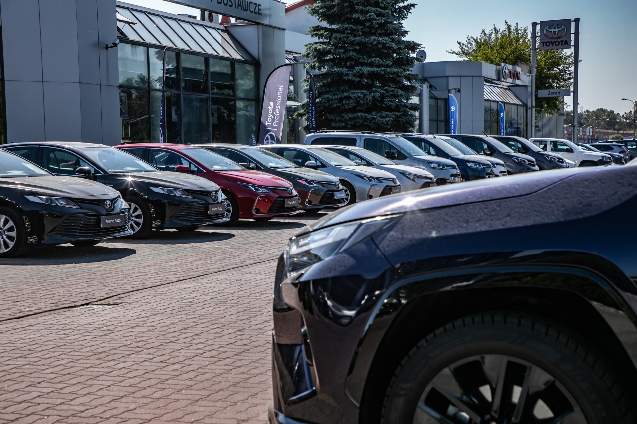 Sieć sprzedaży i serwisów Toyoty to najwyższy poziom obsługi oraz innowacyjne rozwiązania dostosowane do potrzeb klienta