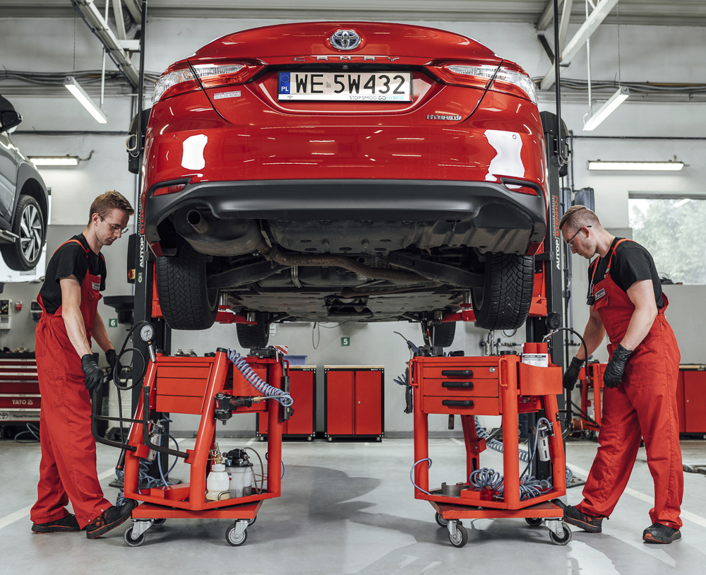 Sieć sprzedaży i serwisów Toyoty to najwyższy poziom obsługi oraz innowacyjne rozwiązania dostosowane do potrzeb klienta