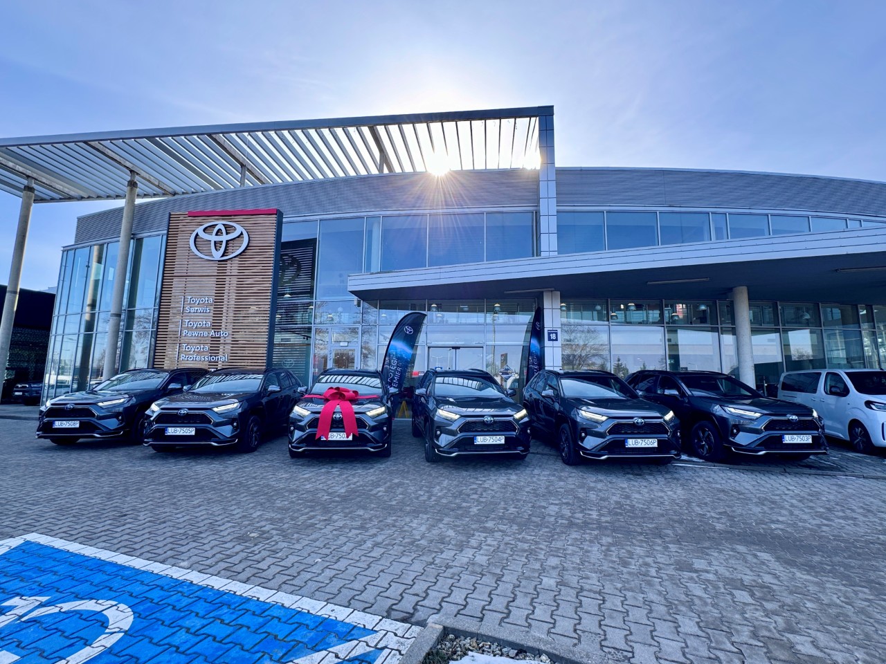 Hybrydy plug-in Toyoty obniżają emisje we flocie firmy telekomunikacyjnej Linetel Media