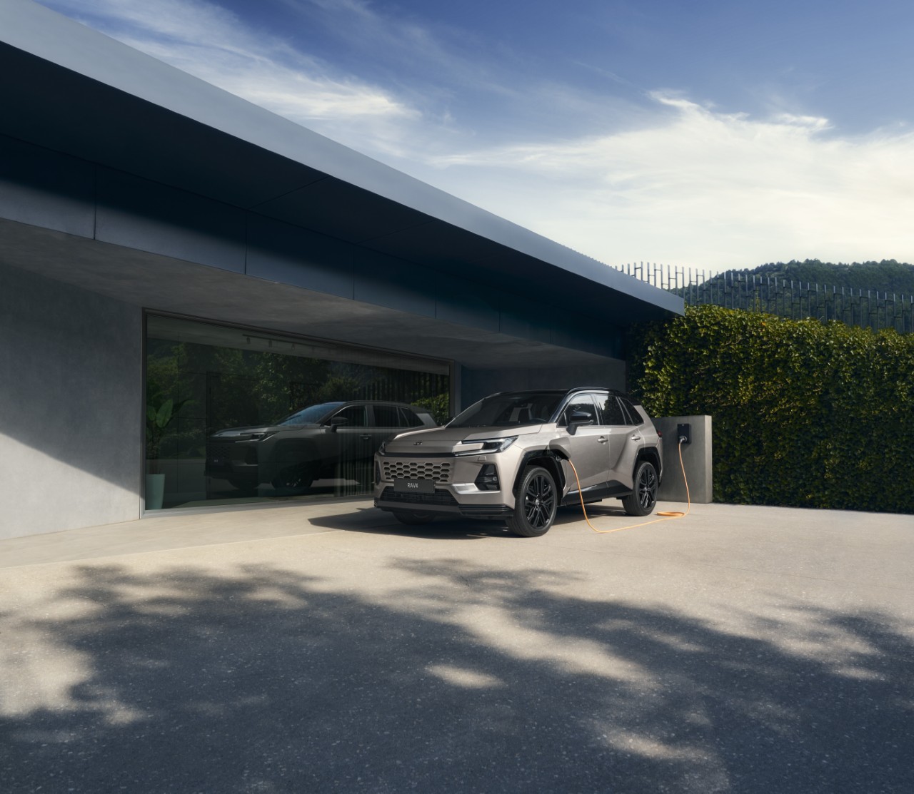 Hybrydy plug-in Toyoty obniżają emisje we flocie firmy telekomunikacyjnej Linetel Media