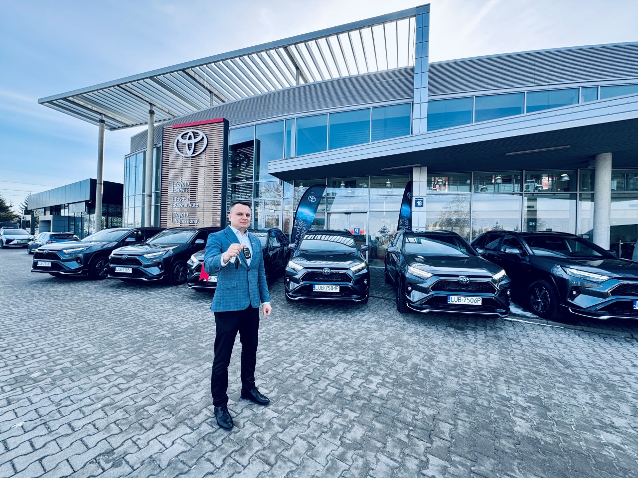 Hybrydy plug-in Toyoty obniżają emisje we flocie firmy telekomunikacyjnej Linetel Media