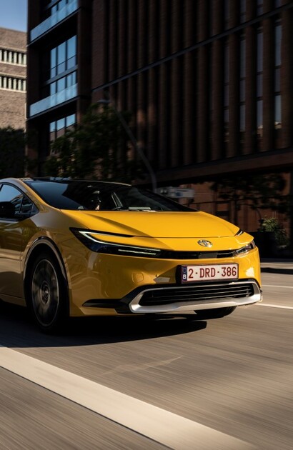 Mocna i oszczędna hybryda plug-in Toyoty w jeszcze atrakcyjniejszej cenie. Prius już od 176 900 zł