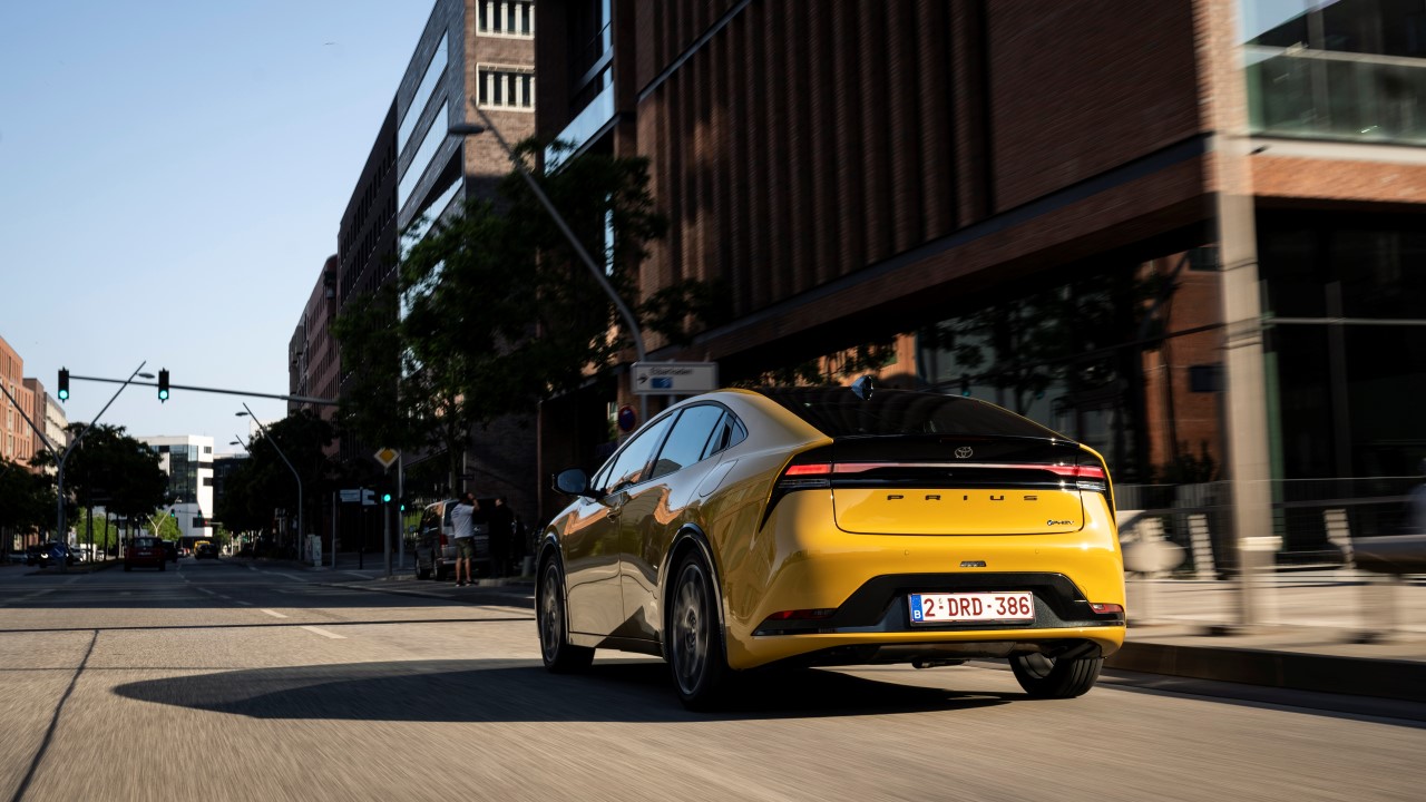 Mocna i oszczędna hybryda plug-in Toyoty w jeszcze atrakcyjniejszej cenie. Prius już od 176 900 zł