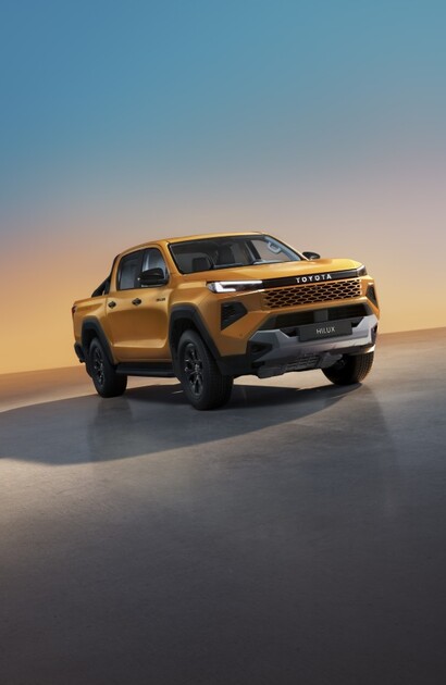 Nowa Toyota Hilux od 169 900 zł netto. Prawdziwie terenowy pick-up z jeszcze lepszym wyposażeniem