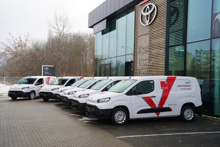 Auto Land Polska odebrał 23 Toyoty PROACE CITY Long