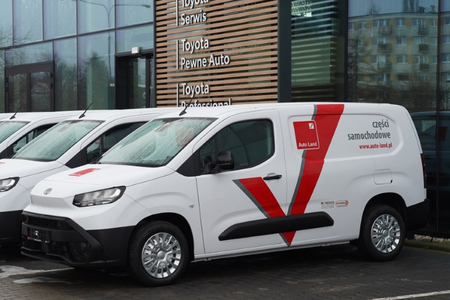Auto Land Polska odebrał 23 Toyoty PROACE CITY Long