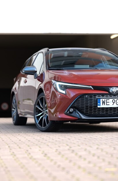 Hybrydowy bestseller w niższych cenach. Toyota Corolla Hatchback i TS Kombi z rabatem do 8500 zł