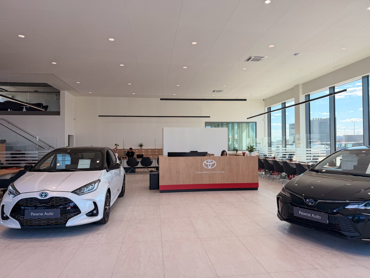 Toyota powiększa sieć sprzedaży samochodów używanych z gwarancją Pewne Auto. Sprawdzone hybrydy z drugiej ręki i pewne pochodzenie