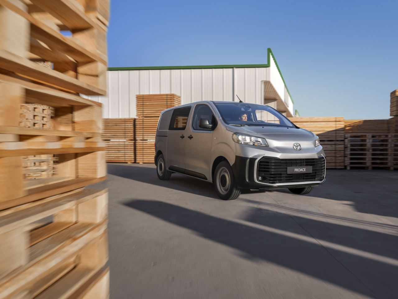 Najmocniejsze Toyoty PROACE z automatyczną skrzynią biegów z dodatkowym rabatem i krótkim czasem oczekiwania