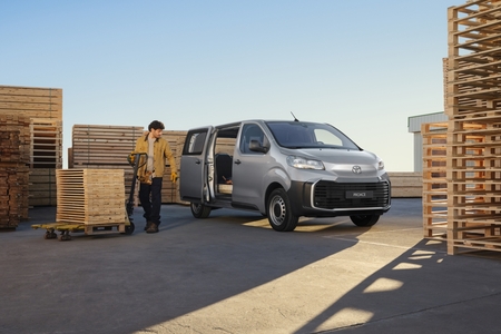 Najmocniejsze Toyoty PROACE z automatyczną skrzynią biegów z dodatkowym rabatem i krótkim czasem oczekiwania