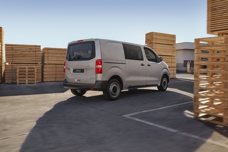 Najmocniejsze Toyoty PROACE z automatyczną skrzynią biegów z dodatkowym rabatem i krótkim czasem oczekiwania