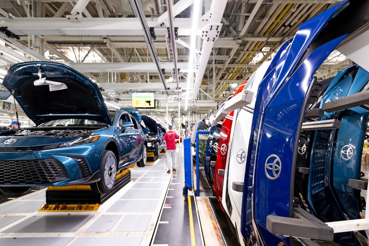 Toyota zainwestuje ponad miliard dolarów w amerykańskie fabryki. Zwiększenie mocy produkcyjnych oraz kolejna linia montażowa dla aut elektrycznych