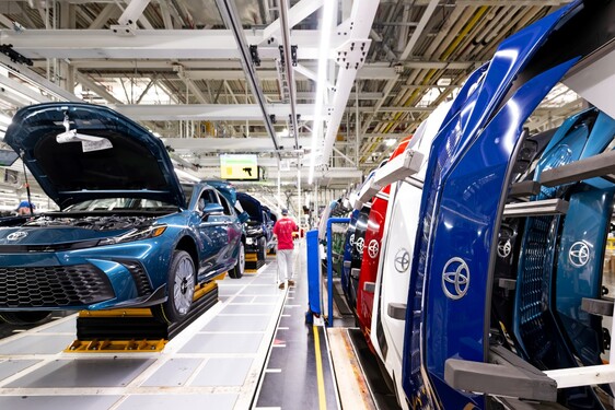 Toyota zainwestuje ponad miliard dolarów w amerykańskie fabryki. Zwiększenie mocy produkcyjnych oraz kolejna linia montażowa dla aut elektrycznych