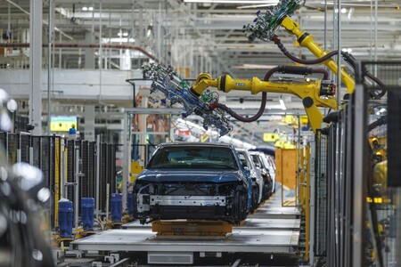 Toyota zainwestuje ponad miliard dolarów w amerykańskie fabryki. Zwiększenie mocy produkcyjnych oraz kolejna linia montażowa dla aut elektrycznych