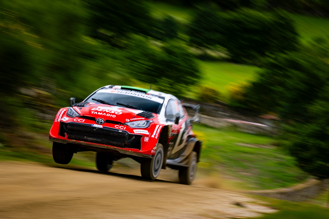 Podwójne podium TGR-WRT w Rajdzie Portugalii. Dramatyczny zwrot akcji w finale