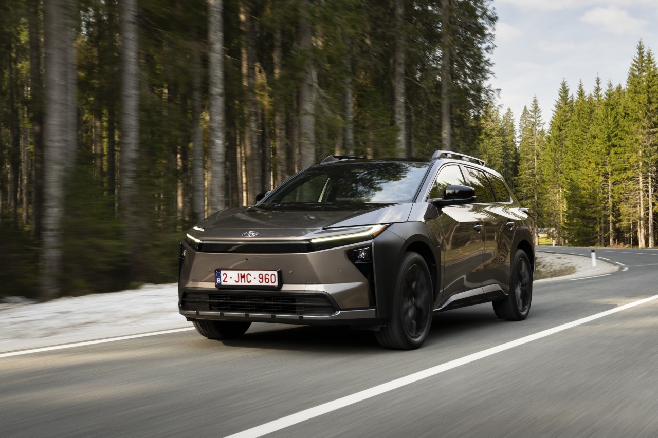 Nowa Toyota bZ4X Touring. Do 380 KM i prawdziwie terenowy napęd 4x4 X-MODE