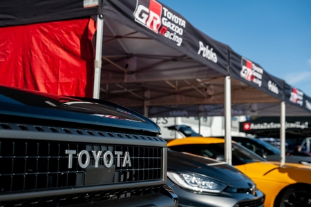 TOYOTA GR CUP 2026 nabiera tempa. Rywalizacja na Torze Kielce i Torze Modlin
