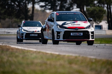 TOYOTA GR CUP 2026 nabiera tempa. Rywalizacja na Torze Kielce i Torze Modlin