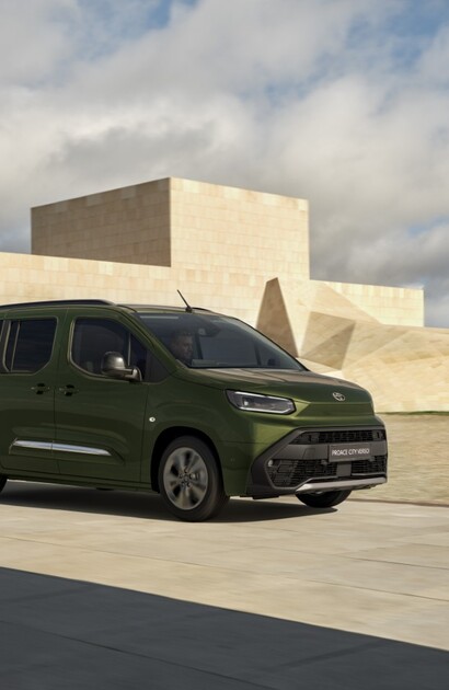 Wszechstronna Toyota PROACE CITY Verso alternatywą dla SUV-ów. Rodzinne auto dostępne z krótkim terminem odbioru