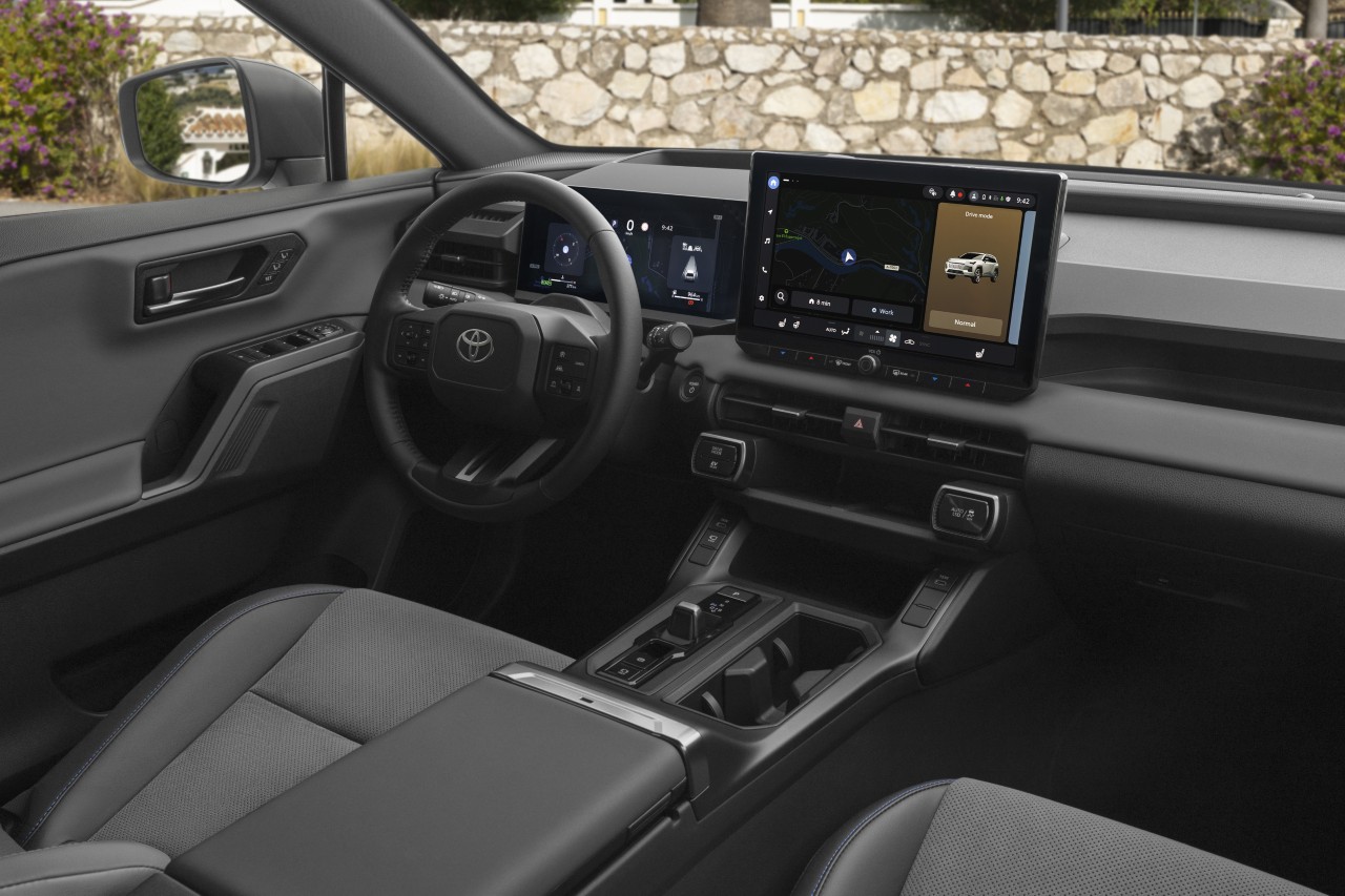 Nowa Toyota RAV4 to wyższy komfort, lepsze prowadzenie oraz większe możliwości terenowe