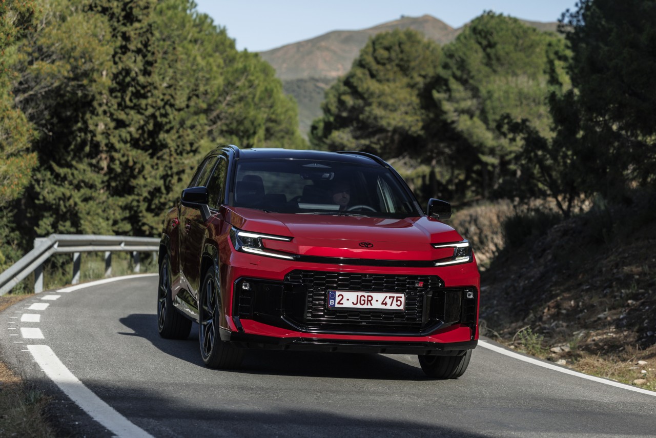 Nowa Toyota RAV4 to wyższy komfort, lepsze prowadzenie oraz większe możliwości terenowe