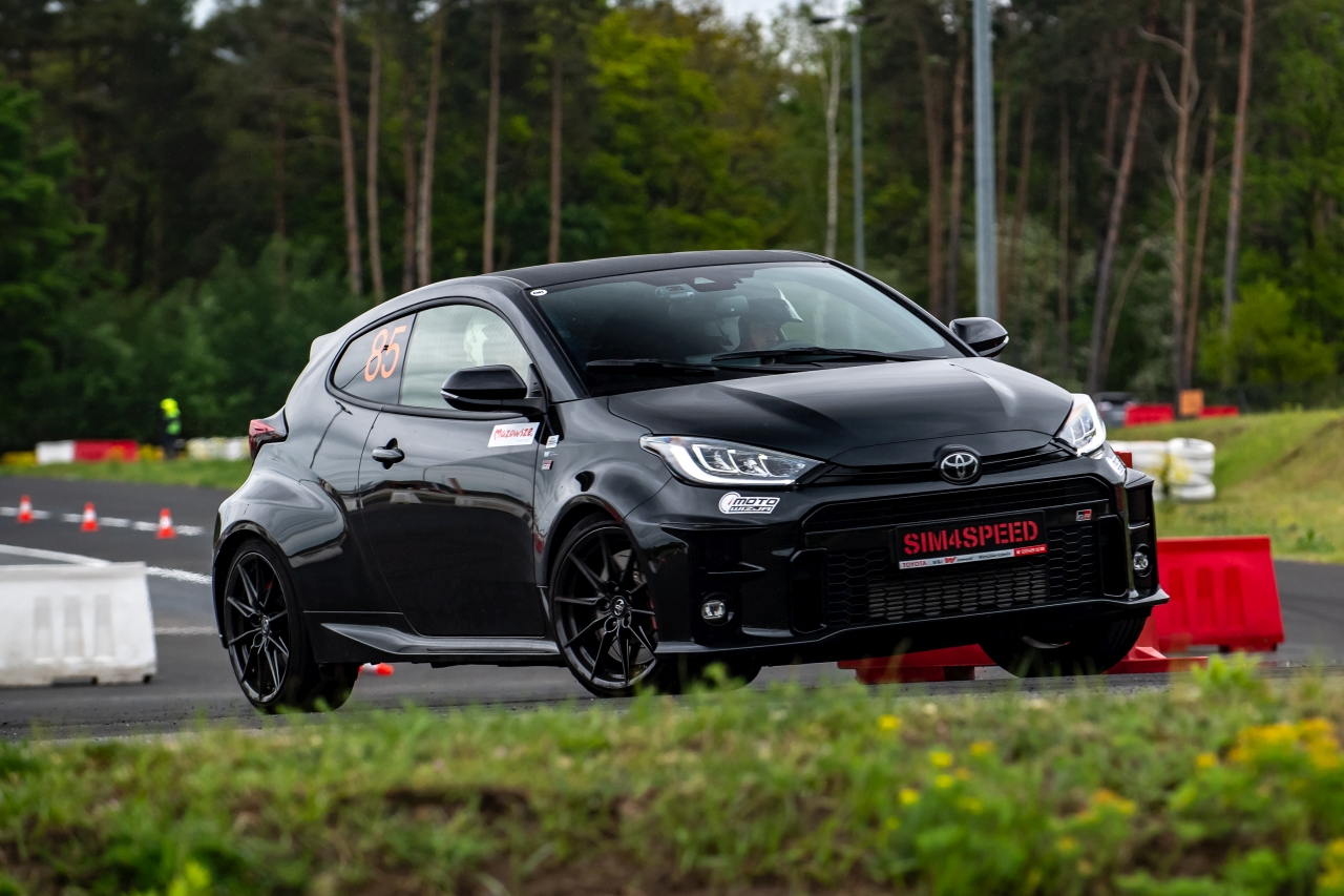TOYOTA GR CUP 2026 nabiera tempa. Dominacja GR Yarisa i emocjonujące rundy na Torze Kielce oraz Torze Modlin
