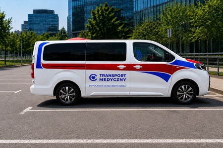 Toyota przekazuje elektrycznego PROACE Verso Centrum Zdrowia Dziecka