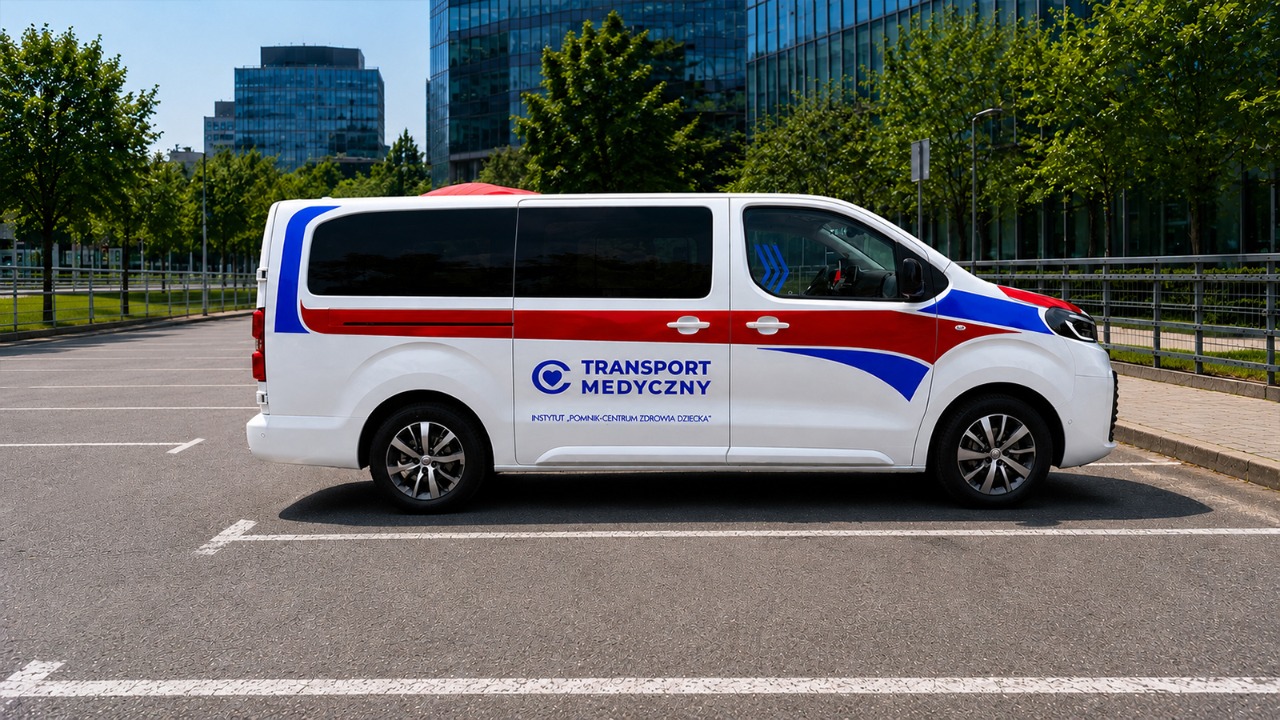 Toyota przekazuje elektrycznego PROACE Verso Centrum Zdrowia Dziecka