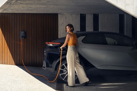 Spokój użytkowania przez długie lata. Gwarancja do 10 lat lub 1 000 000 km na akumulatory modeli hybrydowych i elektrycznych Toyoty