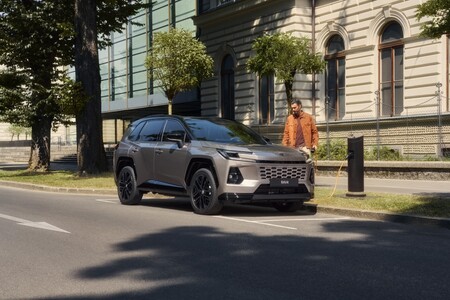Spokój użytkowania przez długie lata. Gwarancja do 10 lat lub 1 000 000 km na akumulatory modeli hybrydowych i elektrycznych Toyoty