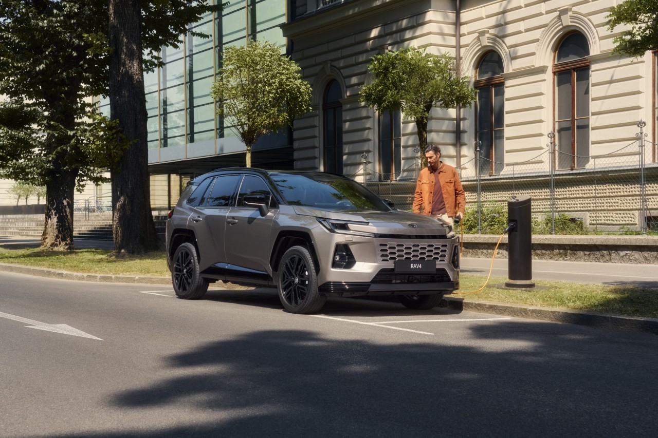 Spokój użytkowania przez długie lata. Gwarancja do 10 lat lub 1 000 000 km na akumulatory modeli hybrydowych i elektrycznych Toyoty