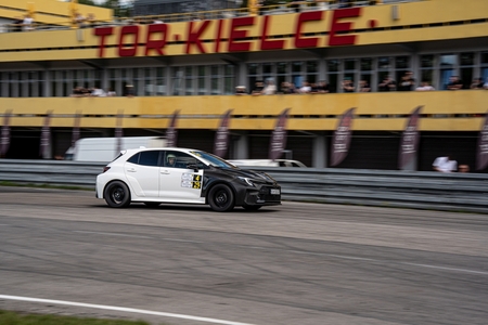 TOYOTA GR CUP 2026: Debiut z SuperOES. GR Yaris najliczniejszym autem na Torze Kielce