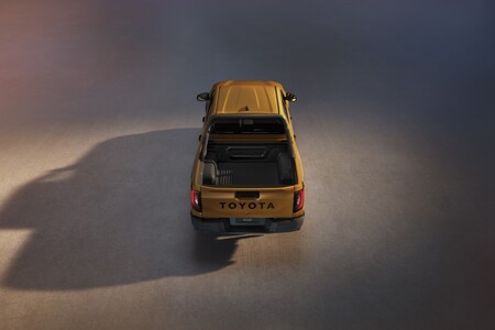 Toyota rozpoczęła produkcję nowego Hiluxa
