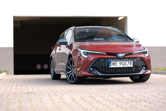 Toyota powiększa przewagę nad konkurencją. Zdecydowany lider polskiego rynku. Corolla najpopularniejszym modelem