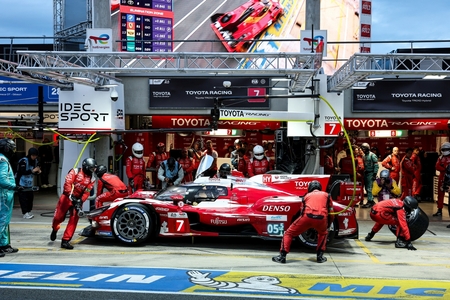 Toyota triumfuje w 24h Le Mans. Szóste zwycięstwo marki w legendarnym wyścigu