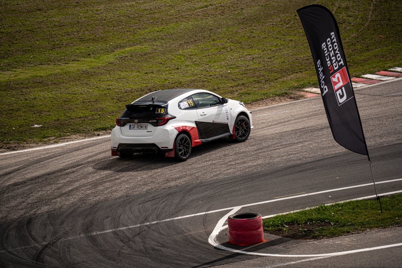 TOYOTA GR CUP 2026: Startuje GR CUP DIGITAL. Przed nami Race Cup na Torze Kielce i Classicauto Cup w Słomczynie
