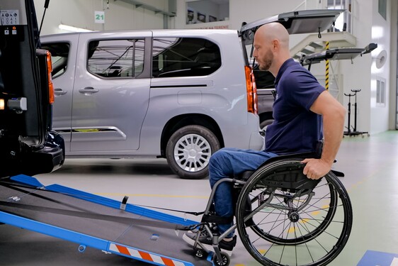 Toyota PROACE CITY Verso z zabudową Gruau dostępna od ręki. Z dofinansowaniem PFRON kosztuje już od 39 513 zł