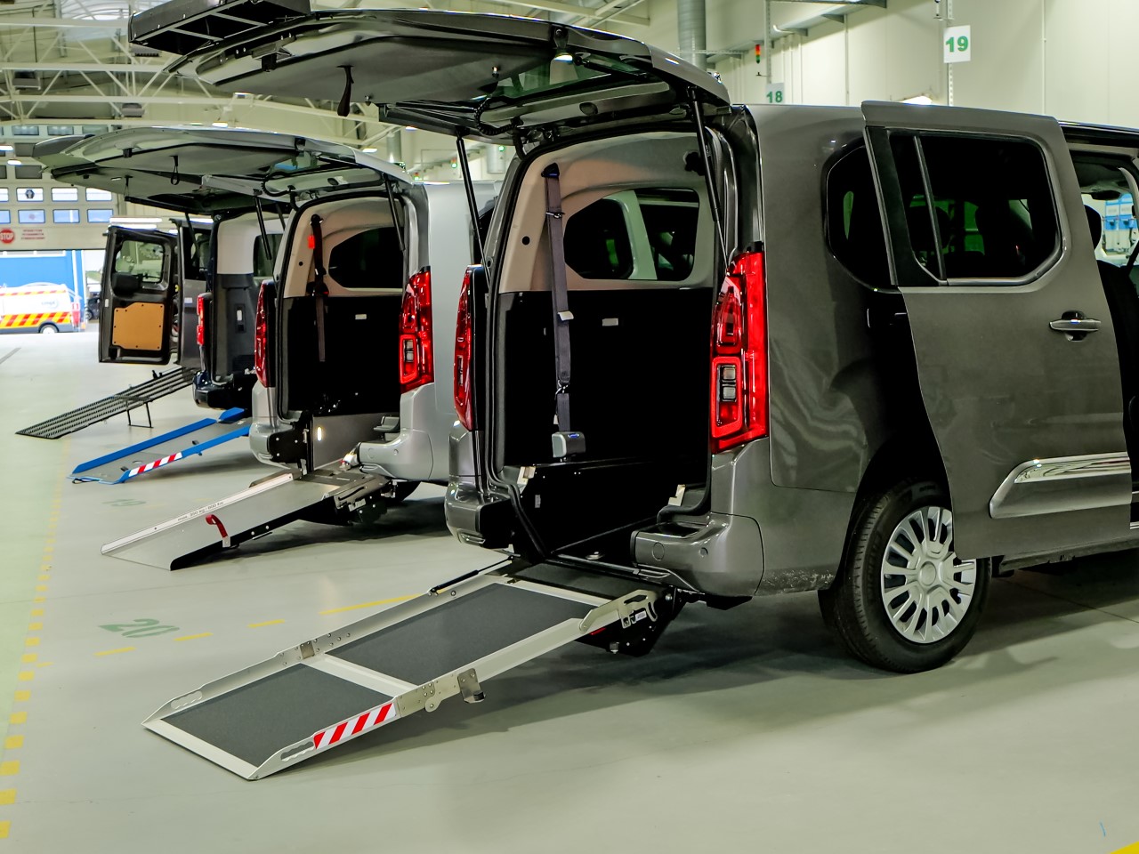 Toyota PROACE CITY Verso z zabudową Gruau dostępna od ręki. Z dofinansowaniem PFRON kosztuje już od 39 513 zł