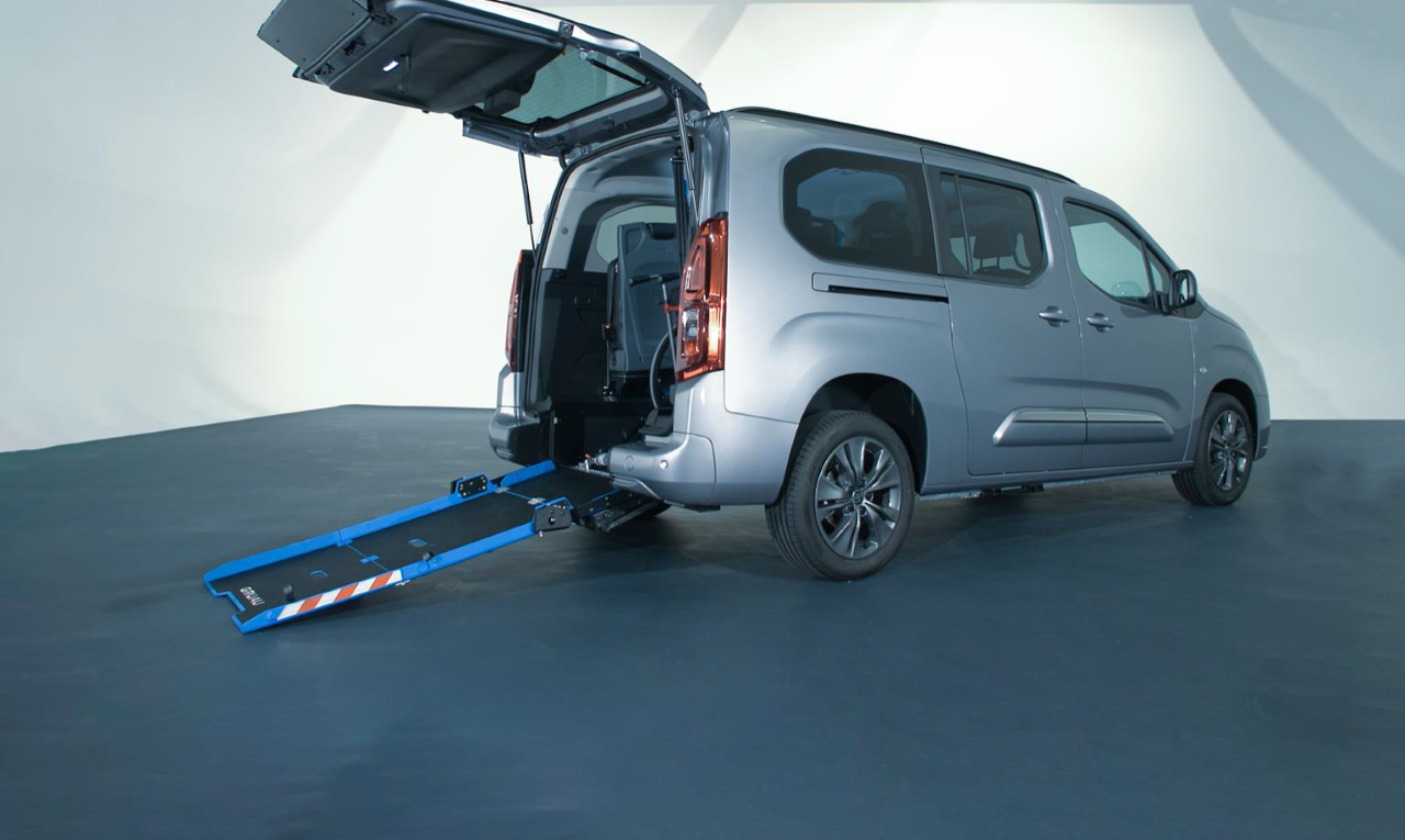 Toyota PROACE CITY Verso z zabudową Gruau dostępna od ręki. Z dofinansowaniem PFRON kosztuje już od 39 513 zł