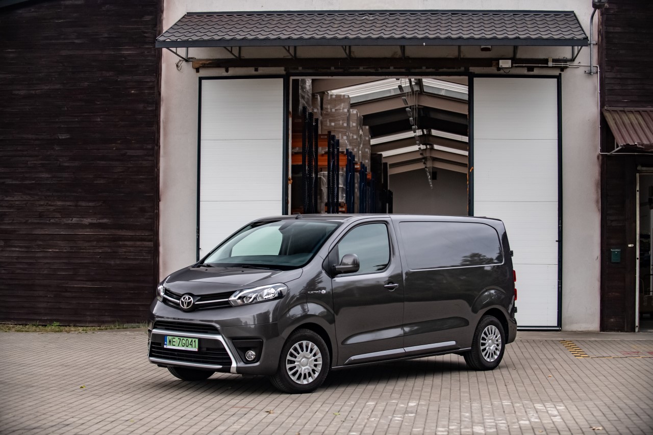 Toyota Professional z silną pozycją na rynku aut użytkowych. Dwa modele w Top10 i dominacja w kategorii elektrycznych vanów
