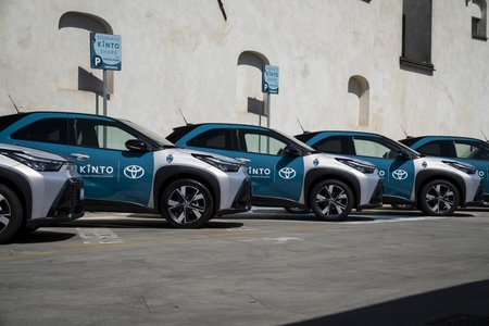 Od Aygo X Hybrid po Mirai na wodór. 50 zelektryfikowanych Toyot w carsharingu w Wenecji