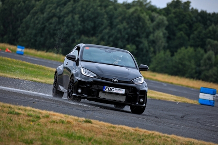 TOYOTA GR CUP 2026 wkracza w decydującą fazę. Kolejni finaliści po rundzie na Moto Park Ułęż