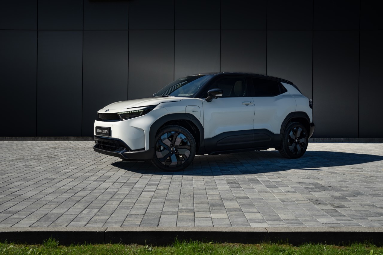Elektryczne Toyoty w programie „Lato z Elektrykiem”. Leasing od 100,1% lub atrakcyjny kredyt z niskim oprocentowaniem