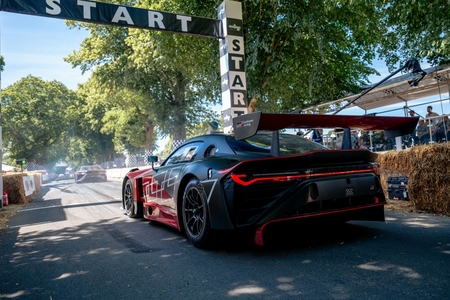 GR GT i GR GT3 zachwyciły fanów na Goodwood Festival of Speed 2026