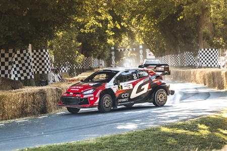 GR GT i GR GT3 zachwyciły fanów na Goodwood Festival of Speed 2026