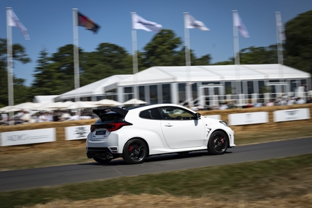 GR GT i GR GT3 zachwyciły fanów na Goodwood Festival of Speed 2026