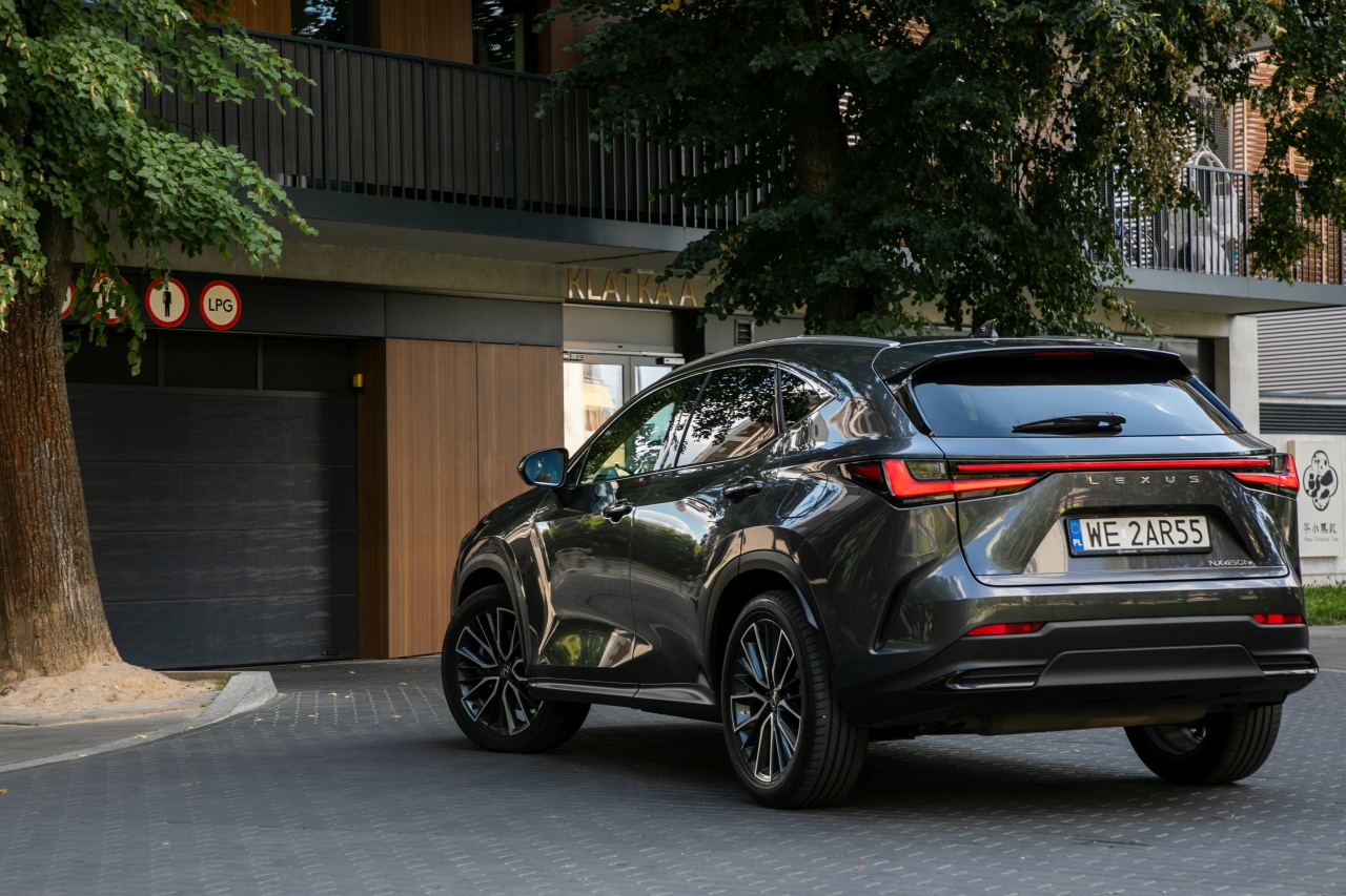 Ponad 61 tys. samochodów Toyoty i Lexusa w KINTO One. Leasing i najem coraz popularniejsze wśród klientów