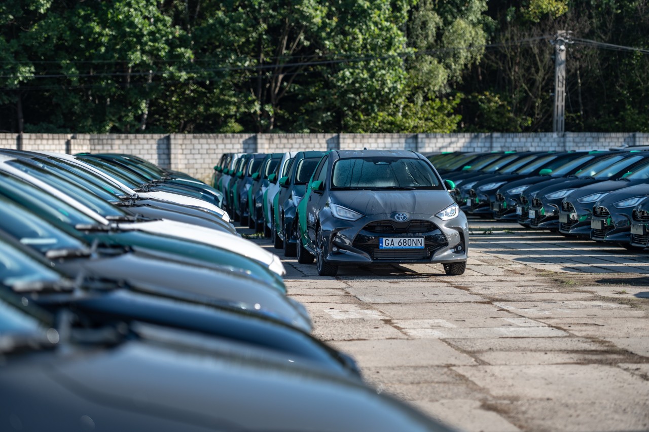 Ponad 500 hybrydowych Toyot we flocie Bolt Drive. Yaris i Yaris Cross w usłudze carsharingu w Warszawie