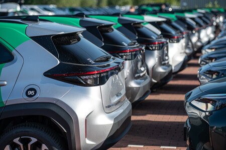 Ponad 500 hybrydowych Toyot we flocie Bolt Drive. Yaris i Yaris Cross w usłudze carsharingu w Warszawie