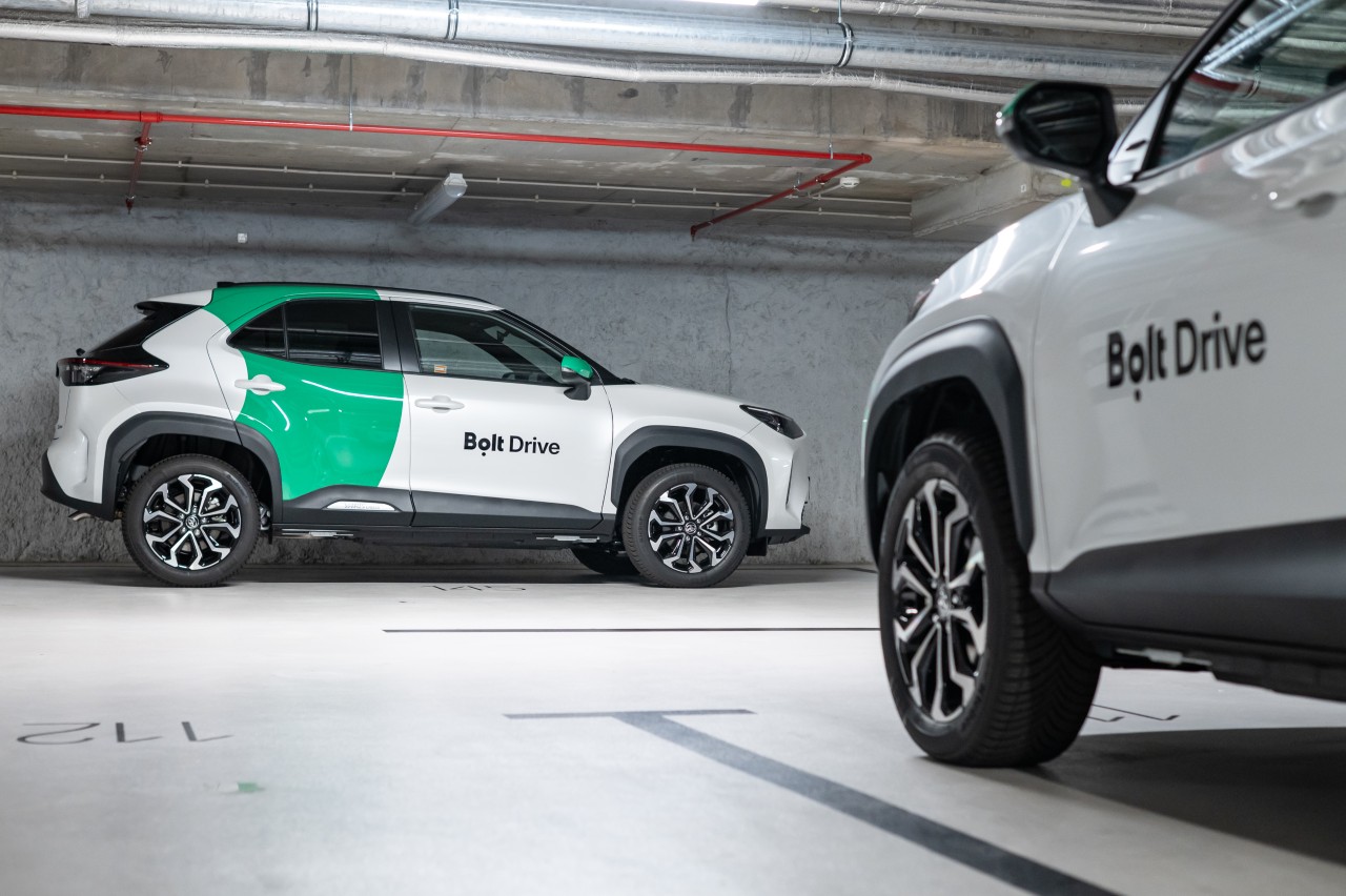 Ponad 500 hybrydowych Toyot we flocie Bolt Drive. Yaris i Yaris Cross w usłudze carsharingu w Warszawie